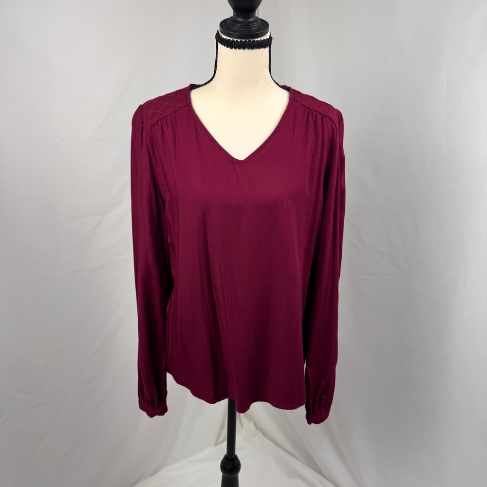 Bariloche Long Sleeve Women 46/US 14 Burgundy Quilted Shoulder V-Neck Spain